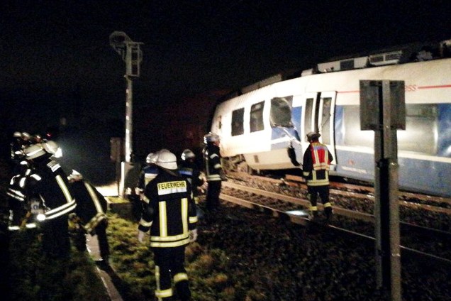 Uma colisão de trens deixou feridos em Meerbusch, cidade próxima a Düsseldorf, na Alemanha - 05/12/2017