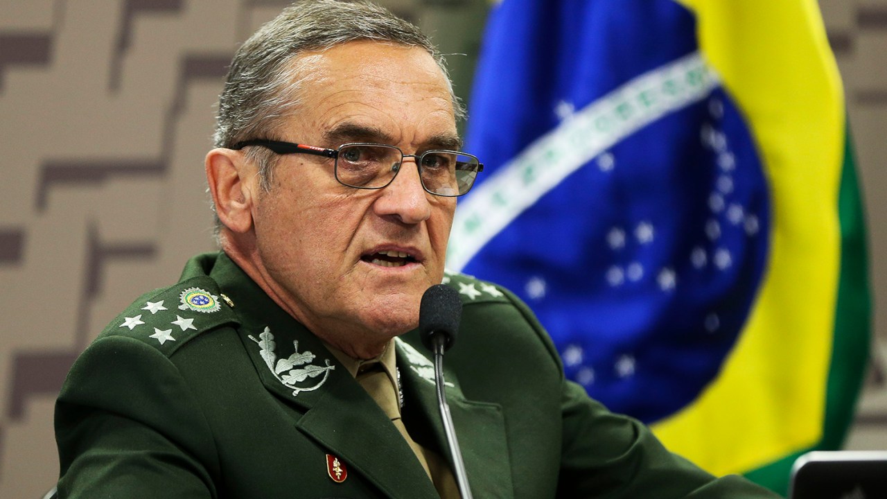 O comandante do Exército, general Eduardo Villas Boas, durante audiência pública na Comissão de Relações Exteriores e Defesa Nacional do Senado, em Brasília (DF) - 22/06/2017