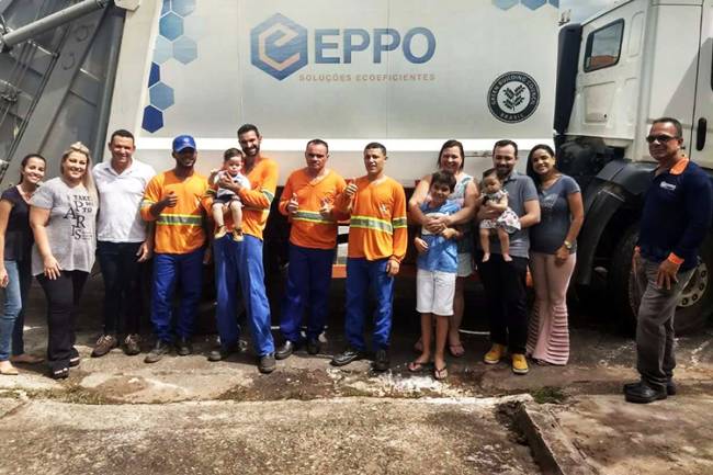 Coletores se vestiram de bonecos e fizeram visita surpresa para Murilo, de 1 ano e meio de idade, na cidade de Itu (SP)