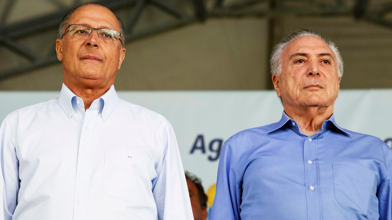 O governador de São Paulo, Geraldo Alckmin, e o presidente da República, Michel Temer, durante cerimônia de entrega de 900 unidades habitacionais do Programa 'Minha Casa, Minha Vida', na cidade de Limeira (SP) - 02/12/2017