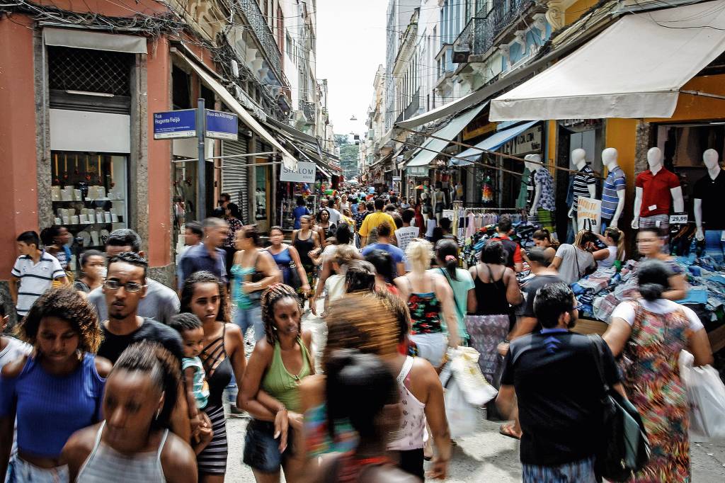 O perito ou o povão?