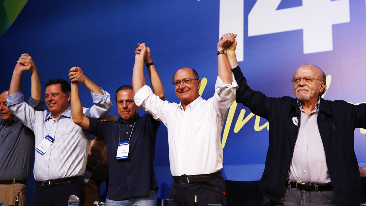 Geraldo Alckmin comemora após ser eleito presidente nacional do PSDB, após convenção do partido em Brasília (DF) - 09/12/2017