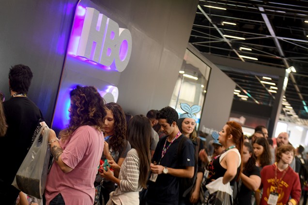 Estande da HBO recebe milhares de visitantes no primeiro dia da Comic Con Experience em São Paulo