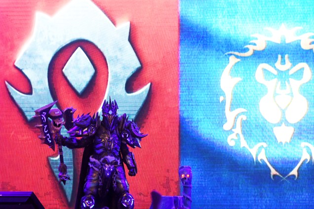 Rafael Silva faz cosplay de personagem do jogo World of Warcraft na CCXP17
