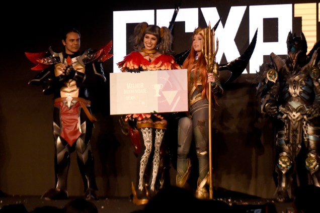 Bárbara Duzzi ganha prêmio de Melhor Inventividade com cosplay de personagem do jogo Soul Calibur V na CCXP17