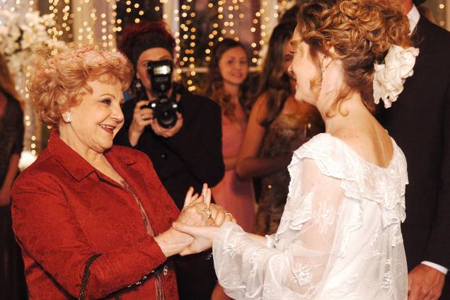 Eva Todor (esq) interpretou Miss Jane, na novela 'América' - 18/07/2005 Eva Todor (esq) interpretou Miss Jane, na novela 'América' - 18/07/2005