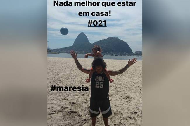 Marcelo curte o Natal na Praia do Botafogo