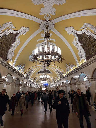 Movimentação em estação de metrô na Rússia