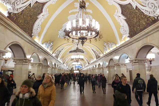 Estação Komsomolskaya, uma das mais imponentes de Moscou