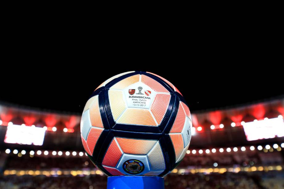 Bola da partida final da Copa Sul-Americana, no Maracanã