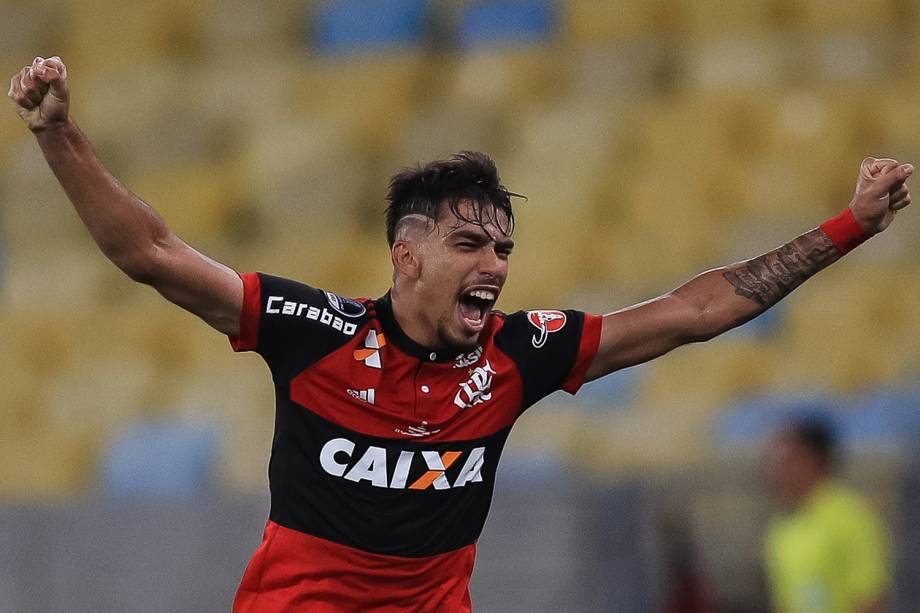 Lucas Paqueta, do Flamengo, comemora gol contra o Independiente, pela Copa Sul-Americana, no Maracanã