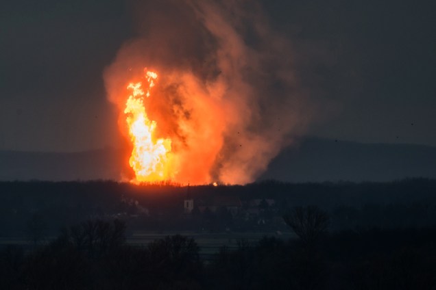 Principal gasoduto da cidade de Baumgarten explode, na Áustria - 12/12/2017