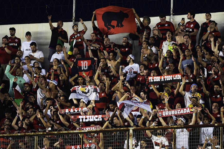 Torcedores do Flamengo, durante o primeiro jogo da final da Copa Sul-Americana contra o Independiente, em Bueno Aires