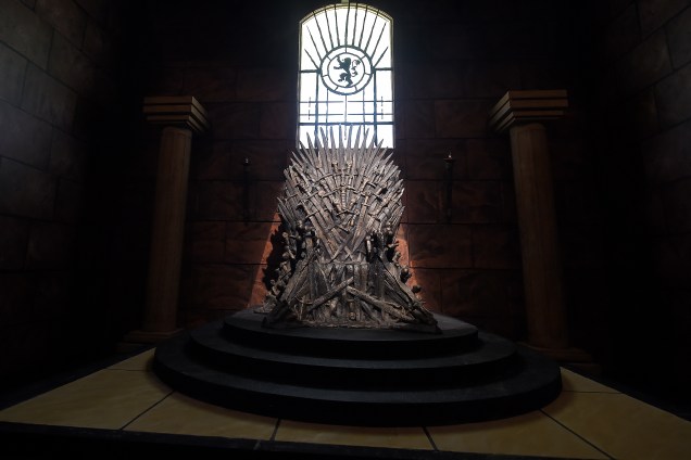 Representação do Trono de Ferro da série Game of Thrones, no estande da HBO, durante a Comic Con Experiencie 2017, em São Paulo – 06/12/2017