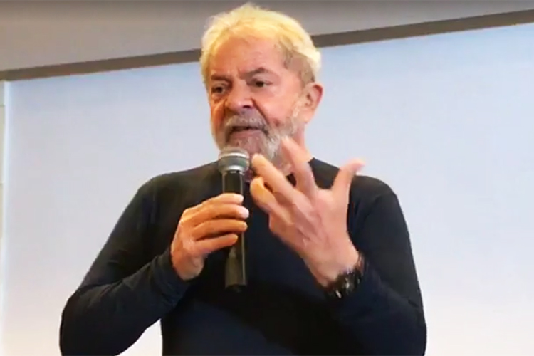 O ex-presidente Lula durante encontro com artistas e intelectuais no Rio de Janeiro - 09/12/2017