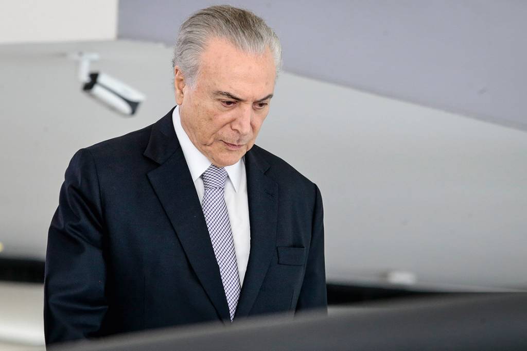 Temer terá alta nesta sexta e usará sonda por três semanas