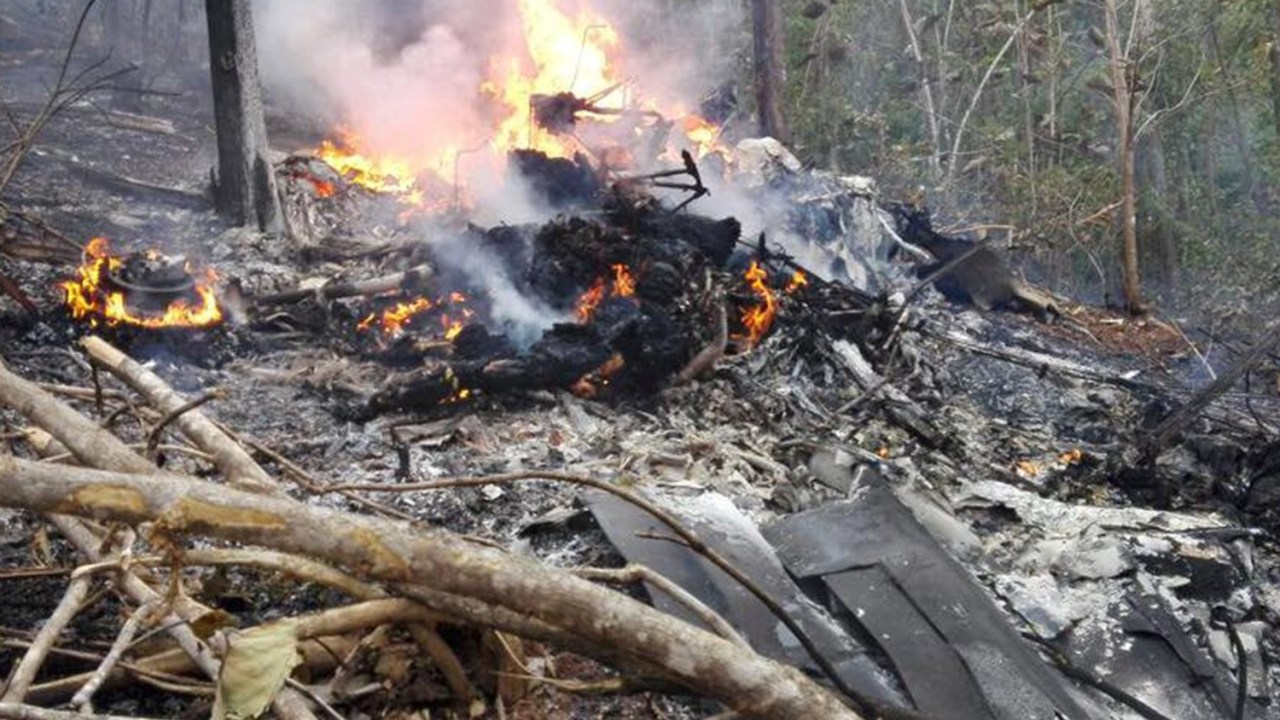 Avião cai em área montanhosa na província de Guanacaste, na Costa Rica - 31/12/2017