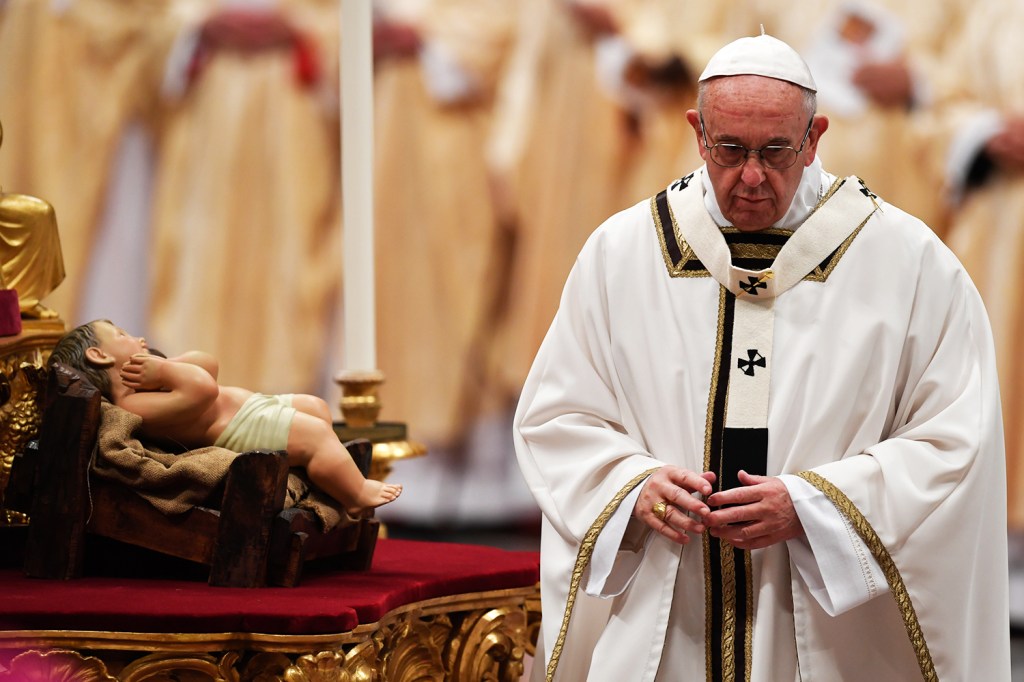 Papa Francisco celebra a Missa do Galo, na Basílica de São Pedro, localizada no Vaticano - 24/12/2017