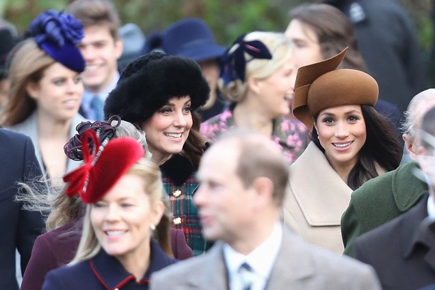 Catherine, a Duquesa de Cambridge, e Meghan Markle participam das festividades de Natal da família real britânica em King's Lynn, na Inglaterra - 25/12/2017