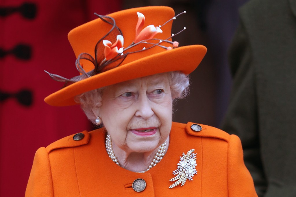 Rainha Elizabeth II, durante festividades de natal em King's Lynn, na Inglaterra