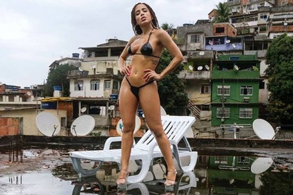 Anitta diz que homens têm medo dela e assume Lewis Hamilton como ex-affair