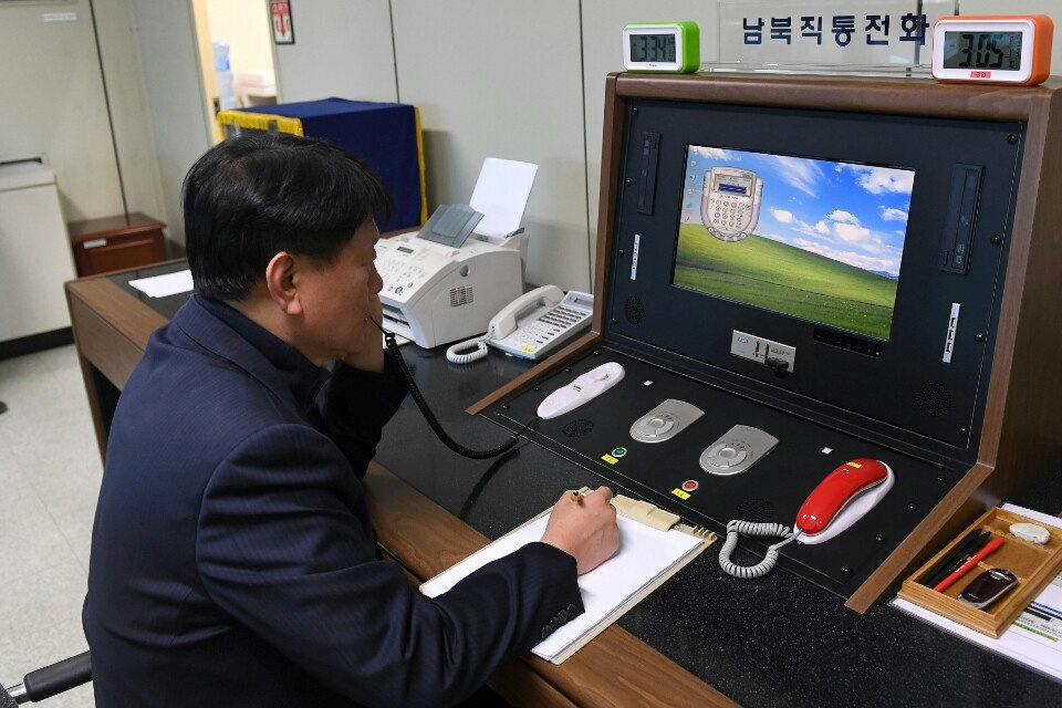 Coreia do Norte reabre linha telefônica com sul-coreanos