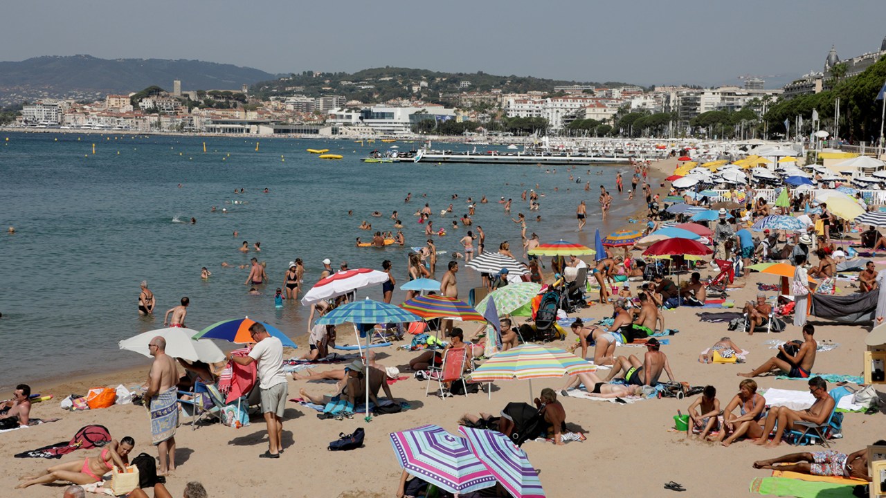 Praia Croisette em Cannes, na França
