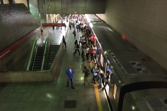 Movimentação de passageiros na estação de metrô Marechal Deodoro