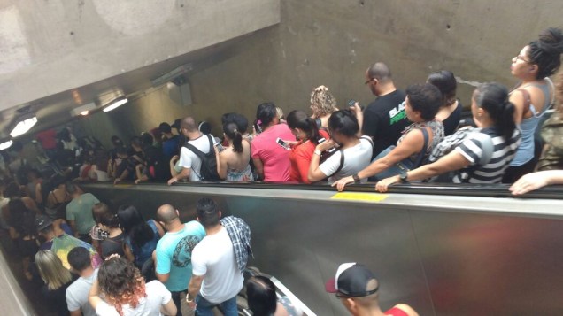 Movimentação de passageiros na estação da Luz, da CPTM na região Central de São Paulo durante dia de paralisação de metroviários