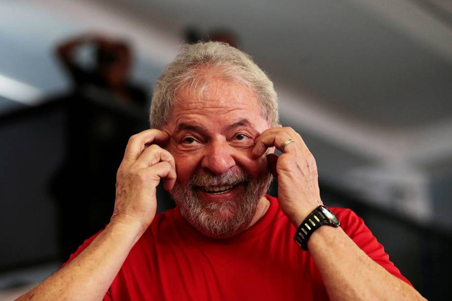 O ex-presidente Lula chega ao Sindicato dos Metalúrgicos, em São Bernardo do Campo (SP), para acompanhar o julgamento do TRF4 - 24/01/2018