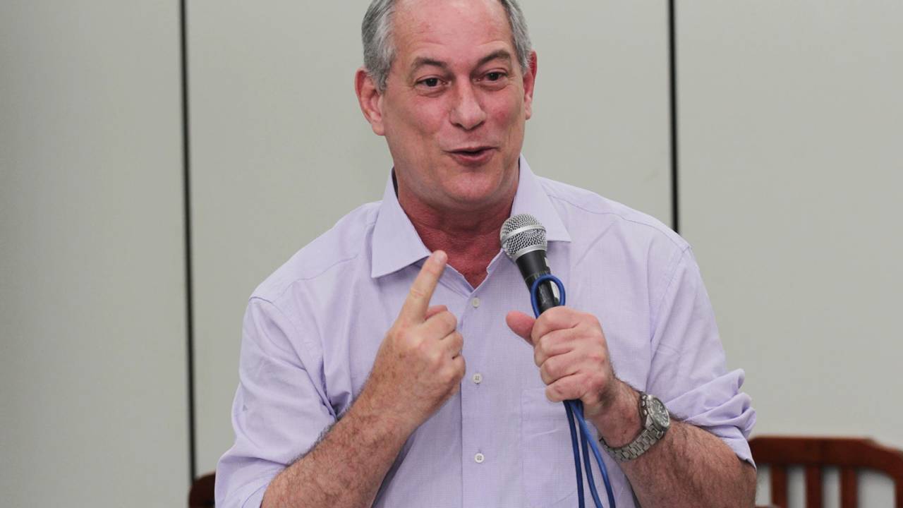 Ciro Gomes concede palestra na UNISANTA em Santos (SP) - 11/12/2017