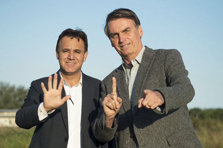 O presidente do Patriota, Adilson Barroso, e o deputado federal Jair Bolsonaro (PSC-RJ)