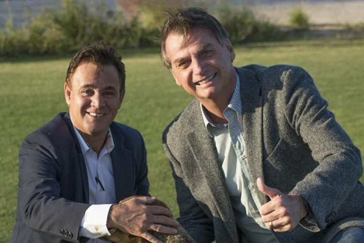 O presidente do Patriota, Adilson Barroso, e o deputado federal Jair Bolsonaro (PSC-RJ)