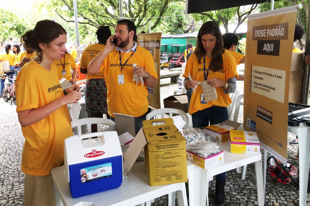 Secretaria Estadual de Saúde promove o Dia D de vacinação contra a febre amarela nos 92 municípios fluminenses - 27/01/2018