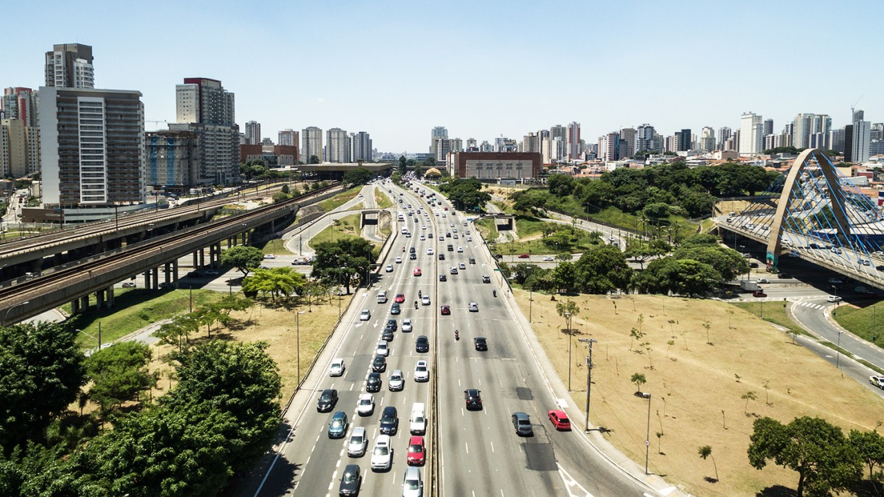 Vista aérea da Radial Leste, em São Paulo