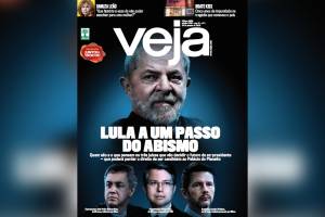 Capa da edição 2566 de VEJA: Lula a um passo do abismo