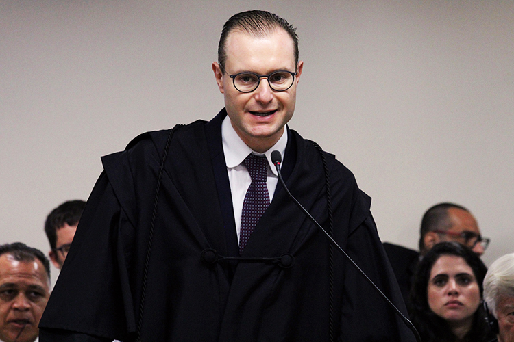 O advogado do ex-presidente Lula, Cristiano Zanin, durante a sessão de julgamento do ex-presidente Lula no TRF4 (Tribunal Regional Federal da 4ª Região), em Porto Alegre (RS) - 24/01/2018