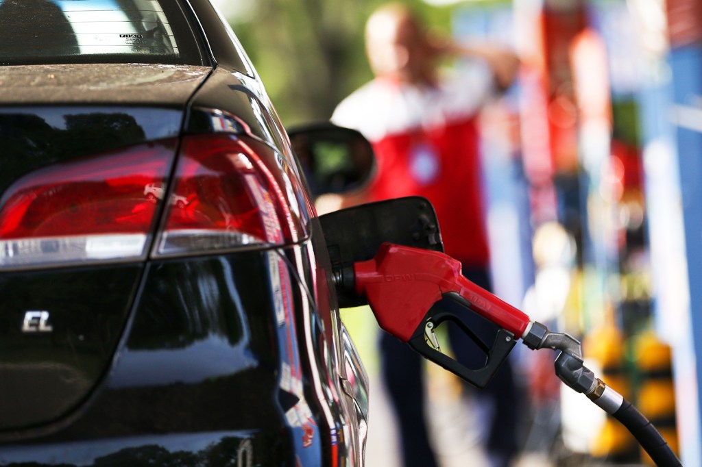 Combustíveis têm primeira variação de preço em 2018