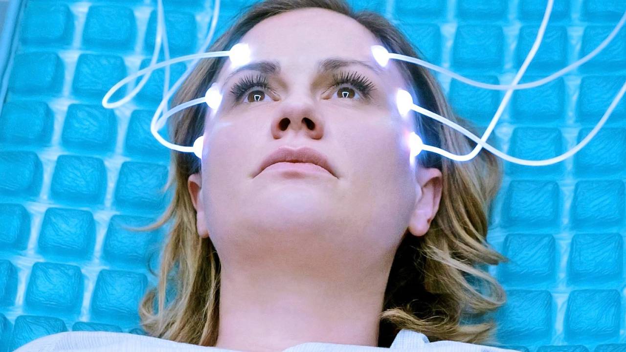 Anna Paquin no episódio 'Real Life', da série 'Electric Dreams'