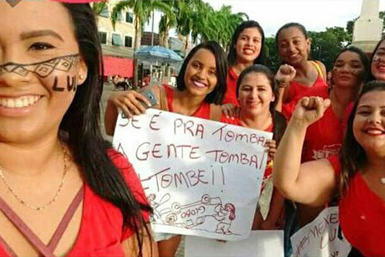 Gleici Damasceno, participante do 'BBB 18', posta foto nas redes sociais em protesto contra a Rede Globo