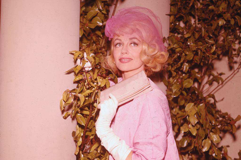 A atriz Dorothy Malone, na série Peyton Place, exibida entre 1964 e 1969