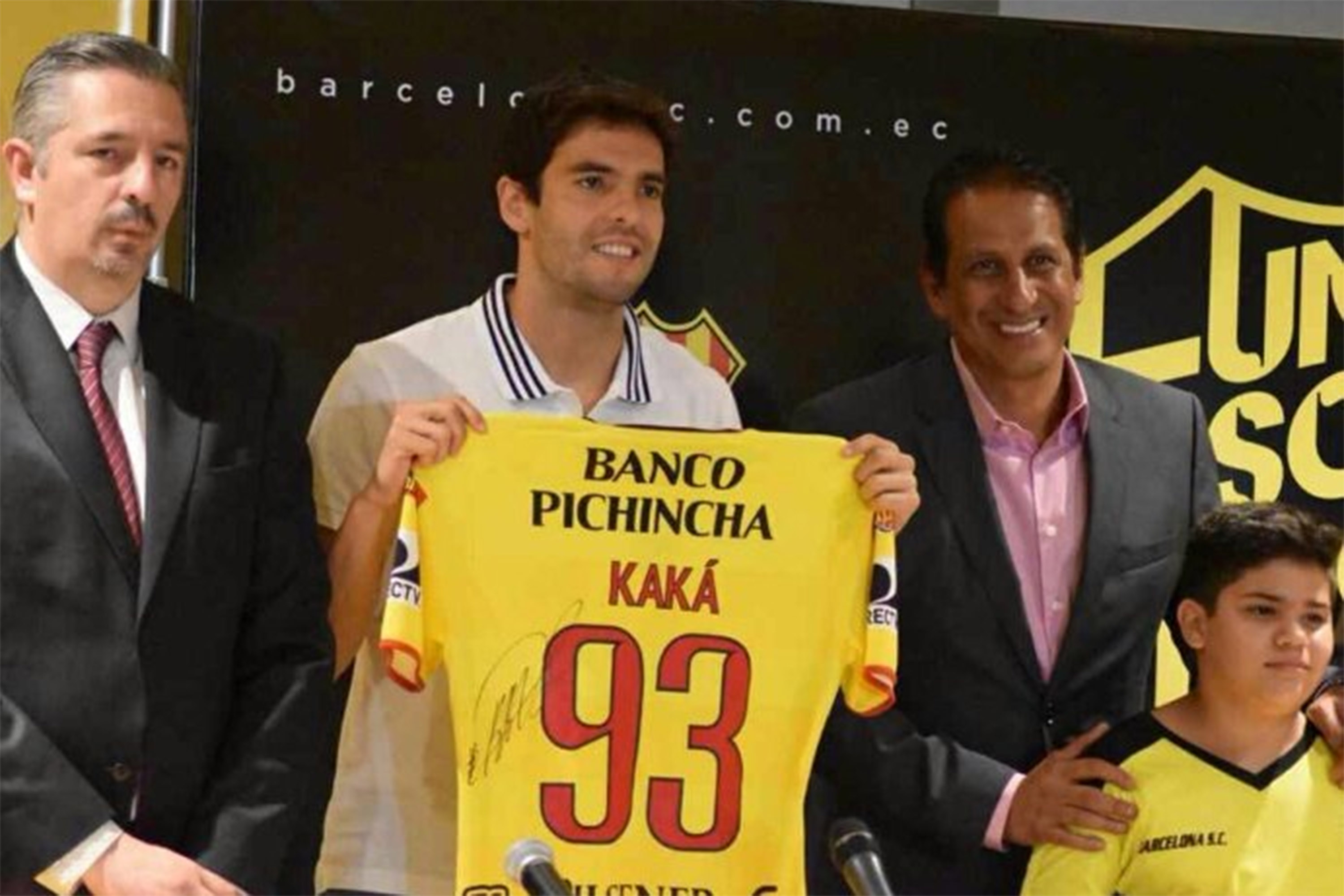 Kaká é apresentado no Barcelona de Guayaquil