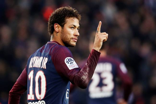 Neymar comemora seu segundo gol na partida contra o Montepellier, válida pelo Campeonato Francês - 27/01/2018