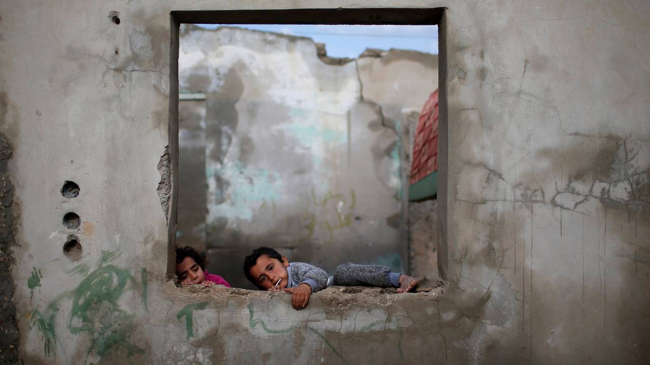 Imagens do dia - Acampamento de refugiados Al-Shati, em Gaza