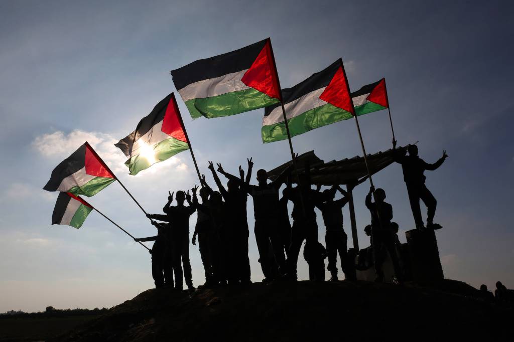 Palestinos protestam em Gaza