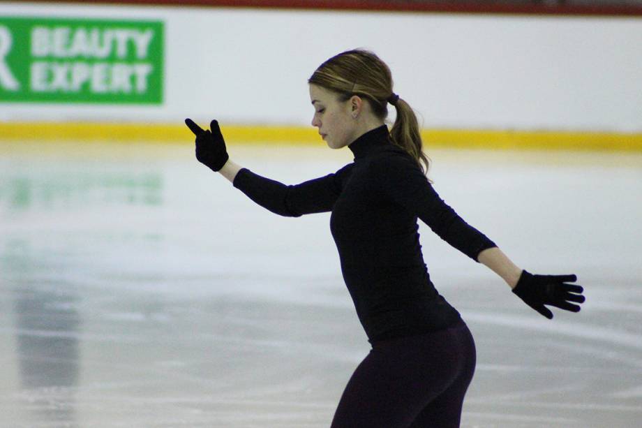 Isadora Williams, representante do Brasil na patinação artística da Olimpíada de Inverno de Pyeongchang