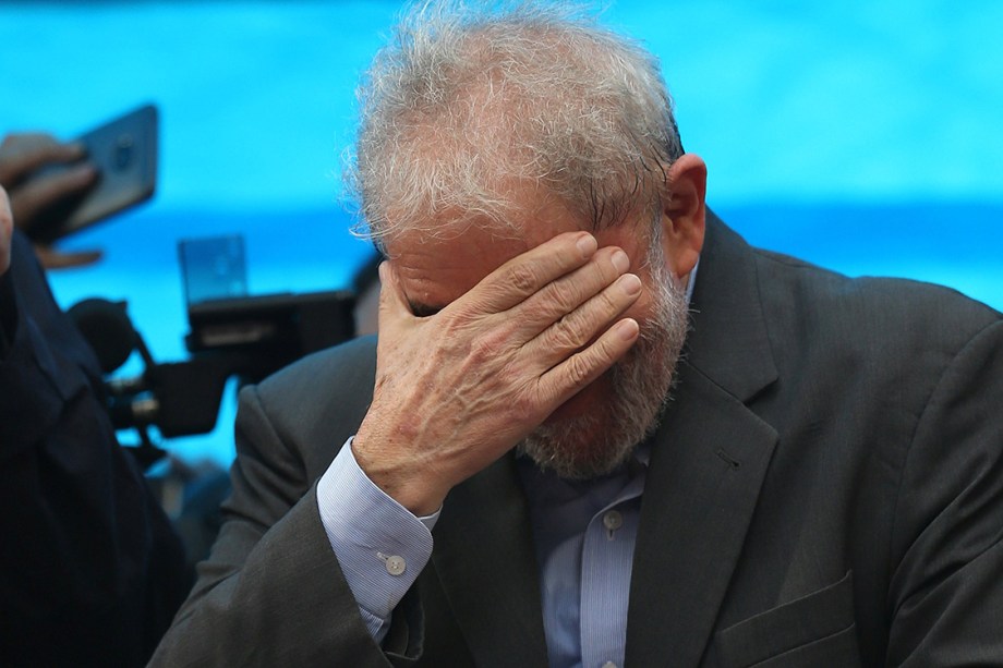 O ex-presidente Lula durante manifestação, em Porto Alegre - 23/01/2018