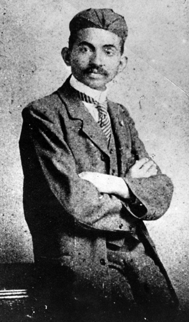 Mahatma Gandhi como advogado na Inglaterra, por volta de 1889