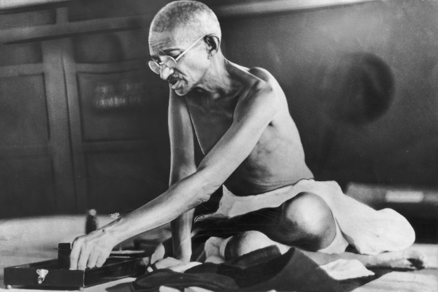 Retrato do líder político Mahatma Gandhi, em 1935