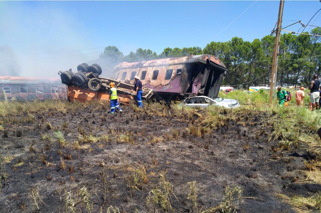 Acidente de trem na África do Sul